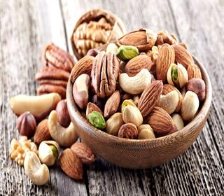 علائم ۷ بیماری، با مصرف روزانه ۷ نوع آجیل کاهش می یابد