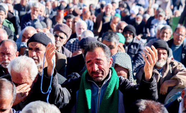 تصاویر نماز طلب باران در بیرجند و زابل