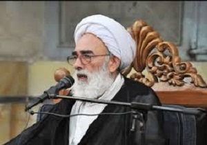 مراسم بزرگداشت جان‌باختگان کشتی نفت‌کش با حضور علما در حرم حضرت معصومه(س) برگزار شد