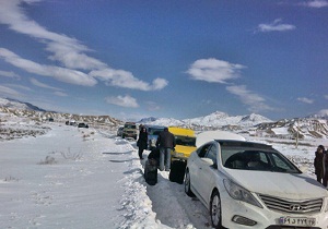 امکان تردد در محور توسکستان و شهمیرزاد با زنجیر چرخ / رانندگان احتیاط کنند