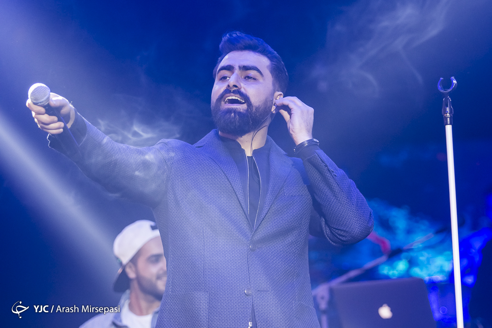 داستان تکراری خرابی میکرفون و جای خالی هیراد در سالن ایرانیان