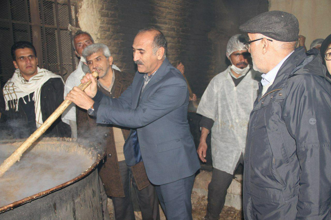 اهل سنت تربت جام برای طلب باران دیگ نذری برپا کردند+تصاویر