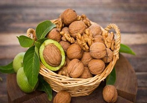 لایه برداری پوست صورت با گردو
