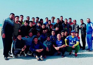 حضور هواداران استقلال خوزستان در شهر جم