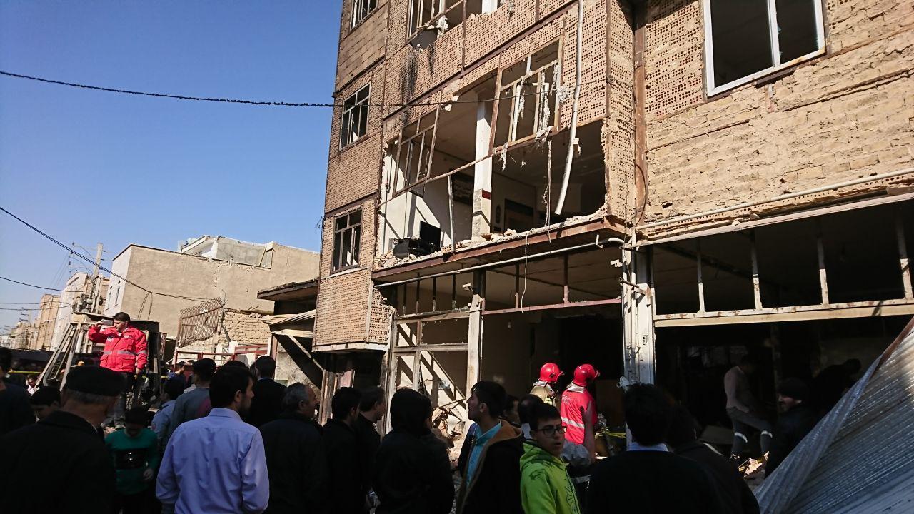 12 مصدوم بر اثر نشت گاز و انفجار ساختمان در اسلامشهر
