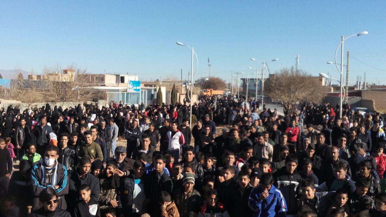 برگزاری همایش پیاده روی خانوادگی و همگانی در خاتون آبادِ شهربابک + تصاویر