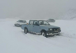 گردنه چری شهرستان کوهرنگ مسدود شد