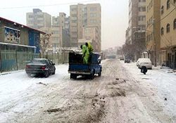بسته شده جاده‌ها و تاخیر در پرواز هواپیماها به دلیل بارش برف در اروپا و آمریکا + فیلم