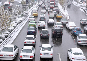 ترافیک سنگین در خیابان&zwnj;های شمال تهران همزمان با بارش برف