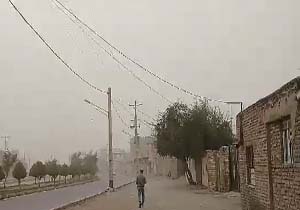 گرد و غبار آسمان دزفول را فرا گرفت + فیلم