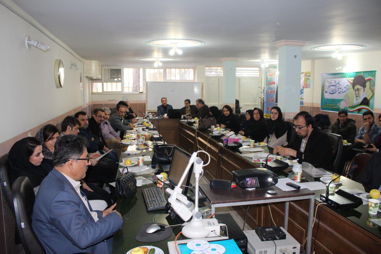 برگزاری کارگاه آموزشی طب کار و بیماری های شغلی در مهاباد