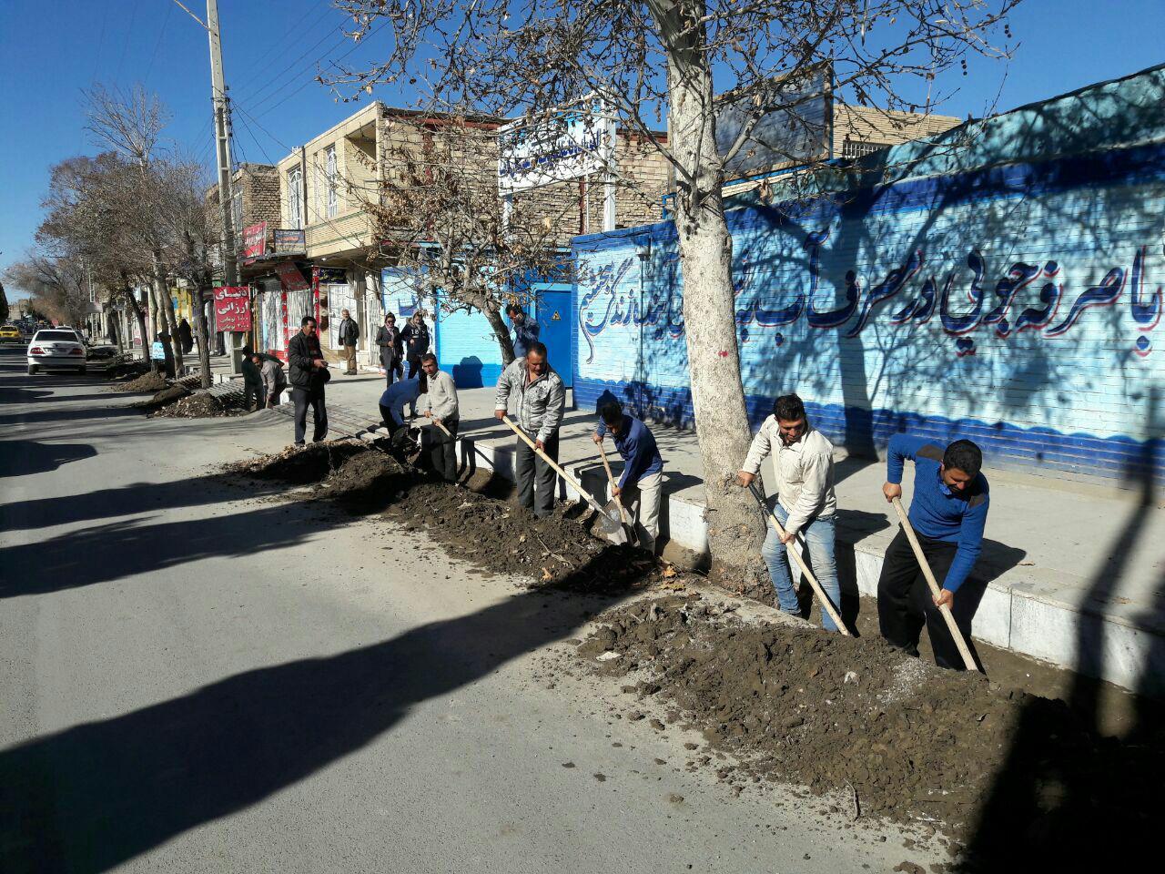 لایروبی جوی های آب برای آمادگی در برابر بارندگی لایروبی جوی های آب برای آمادگی در برابر بارندگی