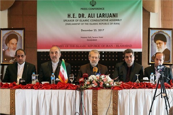 ارتباط سعودی&zwnj;ها با رژیم صهیونیستی به ضرر حیثیت عربستان است/آمریکا با تروریسم بازی می&zwnj;کند