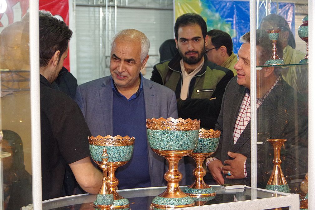 حضور فعال دبیرخانه شهر جهانی گوهر سنگ‌ها در هشتمین نمایشگاه صنایع دستی ایران