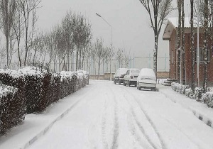 بارش برف زمستانی در &laquo;فیل&zwnj;آباد&raquo; + فیلم