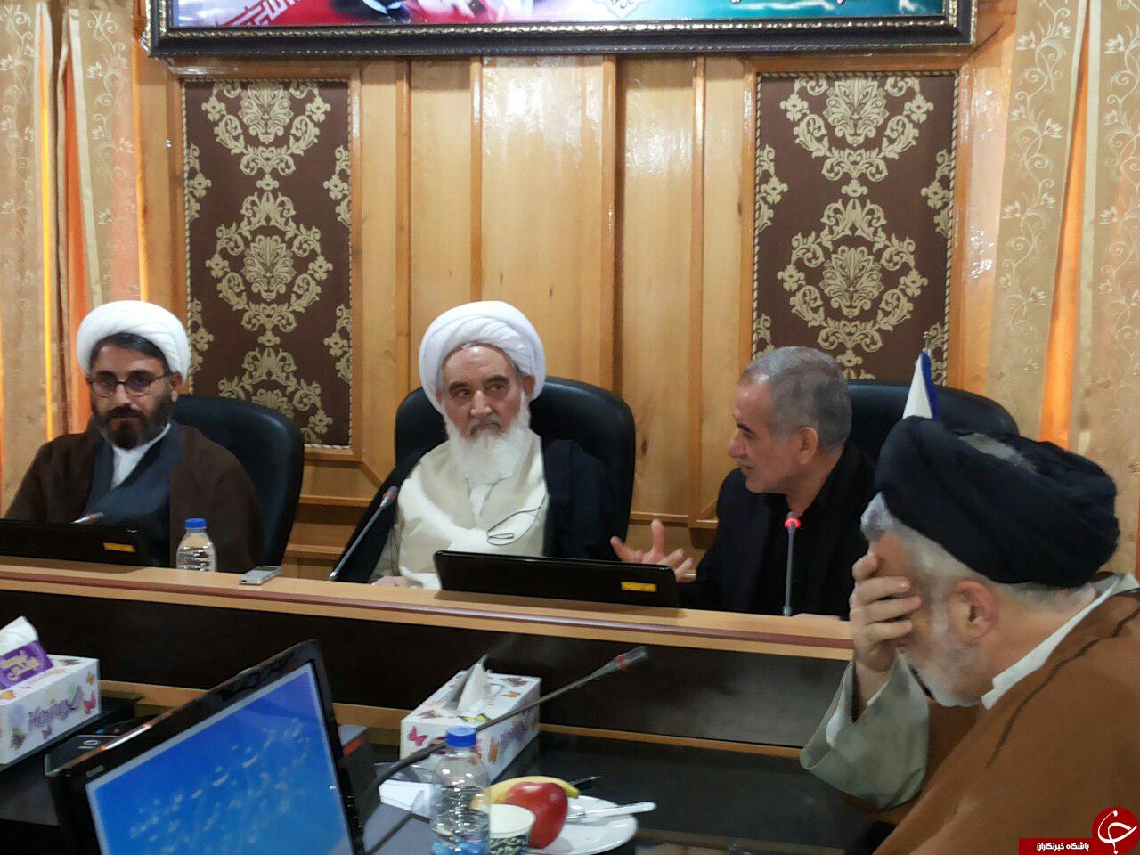 سرمایه اصلی کشور جوانان و دانشجویان هستند سرمایه اصلی کشور جوانان و دانشجویان هستند