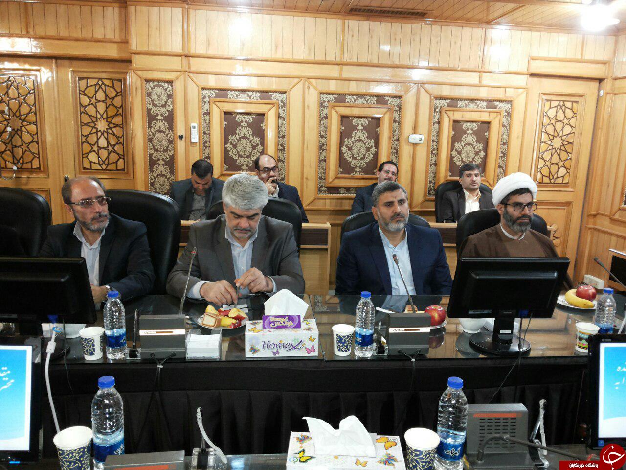 سرمایه اصلی کشور جوانان و دانشجویان هستند سرمایه اصلی کشور جوانان و دانشجویان هستند