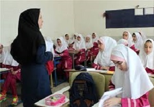 ترویج فرهنگ استفاده از کالاهای استاندارد در میان دانش‌آموزان اردبیلی
