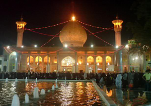 شاهچراغ در شب میلاد یازدهمین خورشید ولایت و امامت غرق در سرور و شادمانی