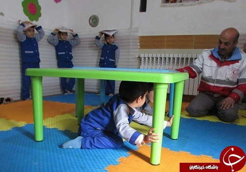 آموزش پناهگیری در هنگام زلزله در 4 مهدکودک خوسف