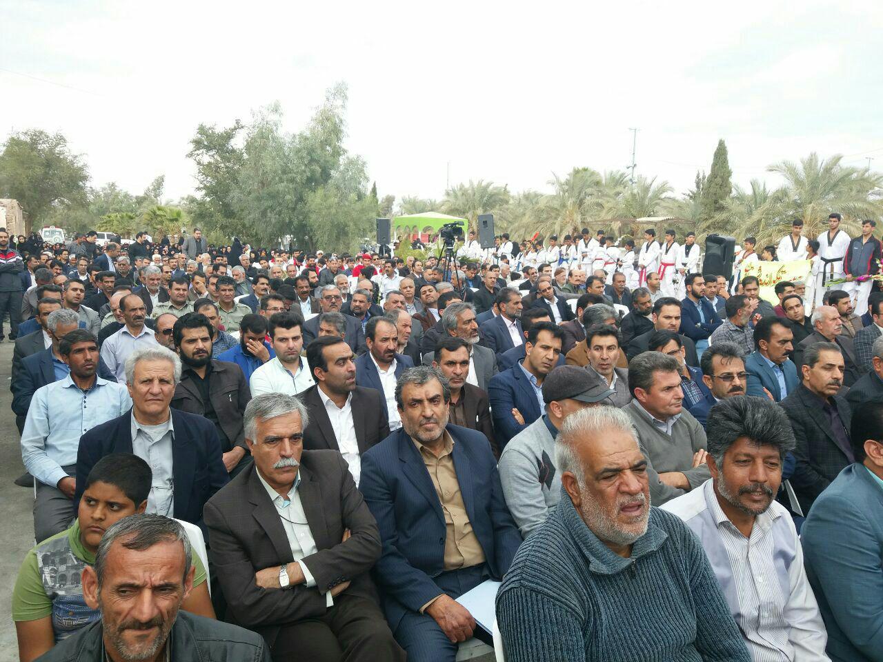 برگزاری همایش پیاده روی در بم + تصاویر