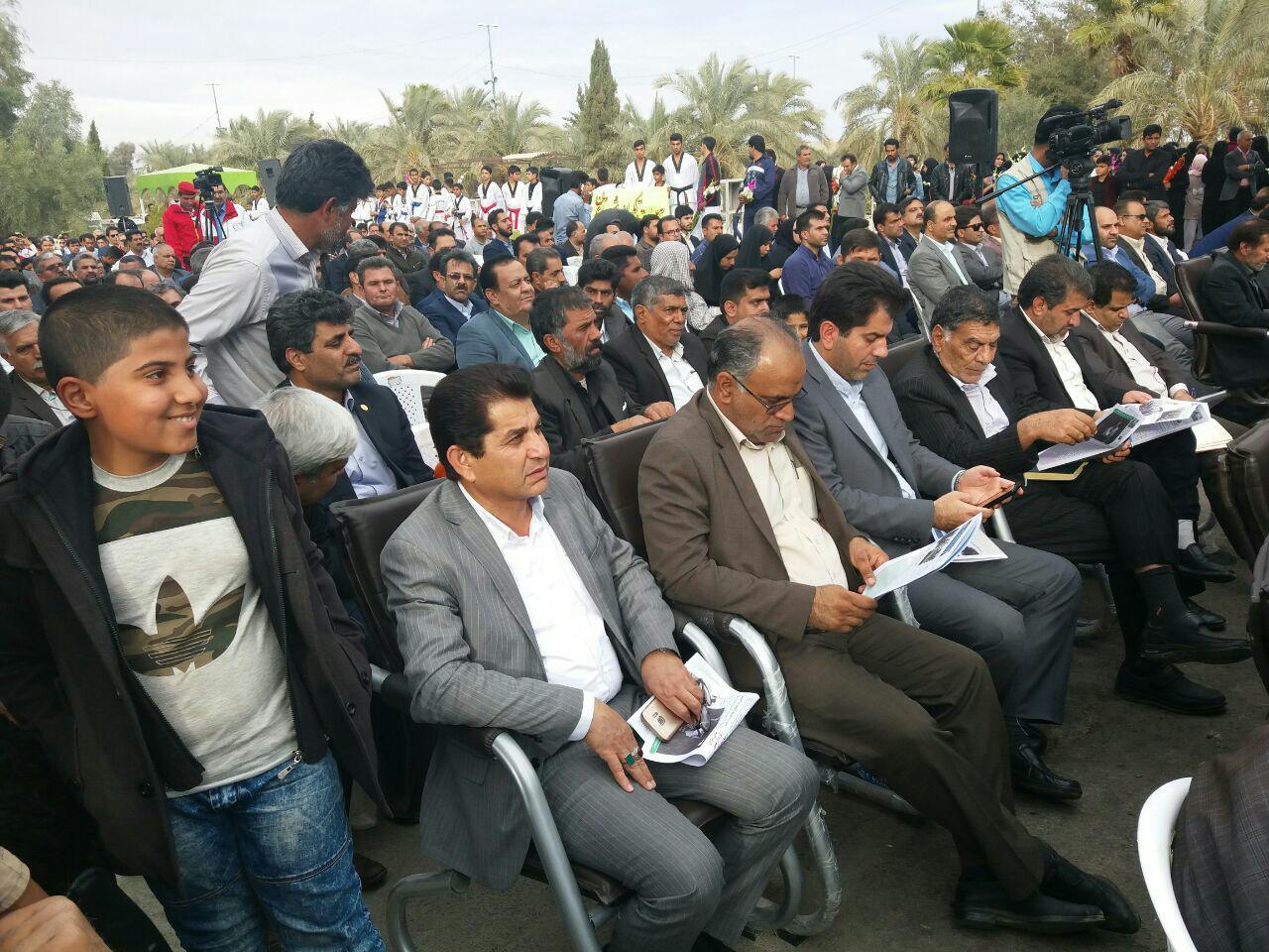 برگزاری همایش پیاده روی در بم + تصاویر