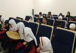 بازدید دانش آموزان مدرسه نابینایان مهر از موزه منطقه‌ای جنوب شرق