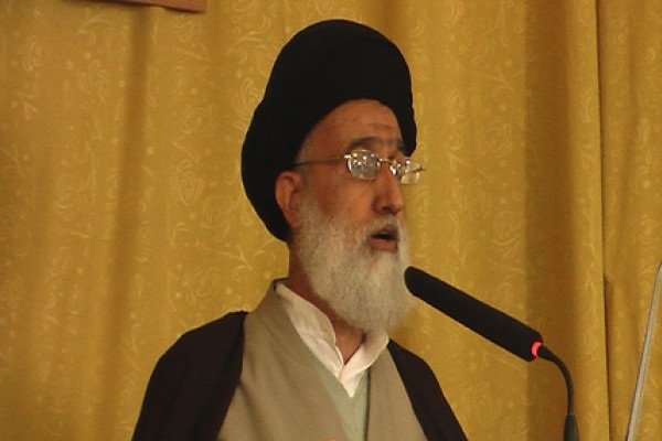 مسئولان برای رفع مشکلات اقتصادی و معیشتی مردم وارد عمل شوند