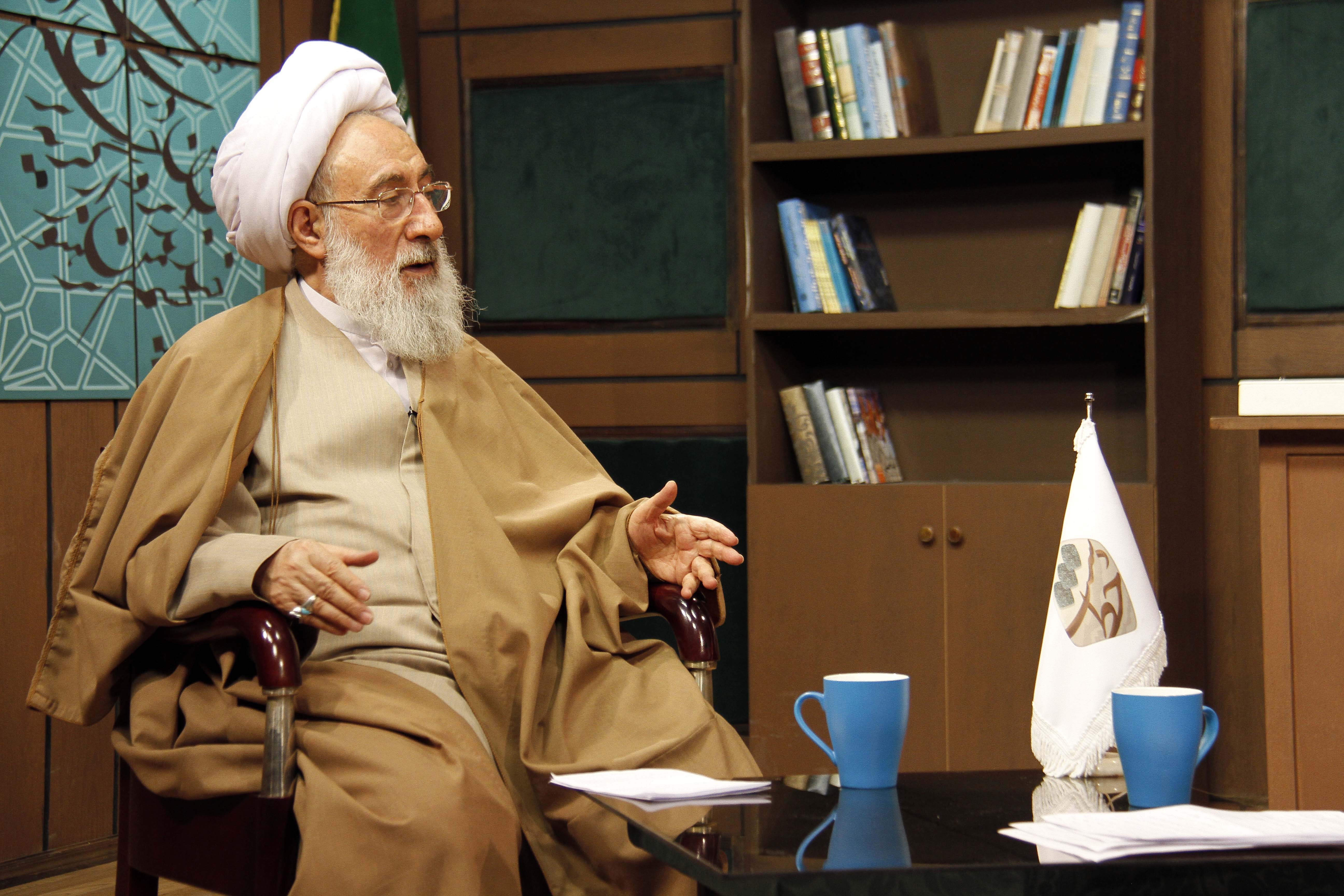 حماسه 9 دی نبود، امروز باید در تهران با داعش می&zwnj;جنگیدیم/واردات بی&zwnj;رویه باعث کاهش تولید شده است