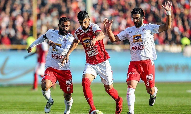 سپاهان و شفر برترین تیم و سرمربی/ مهاجم مشکی پوشان، برترین بازیکن