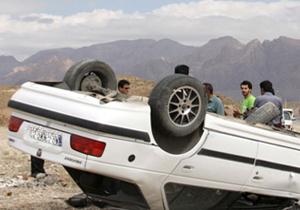 واژگونی خودروی پژو با دو مصدوم