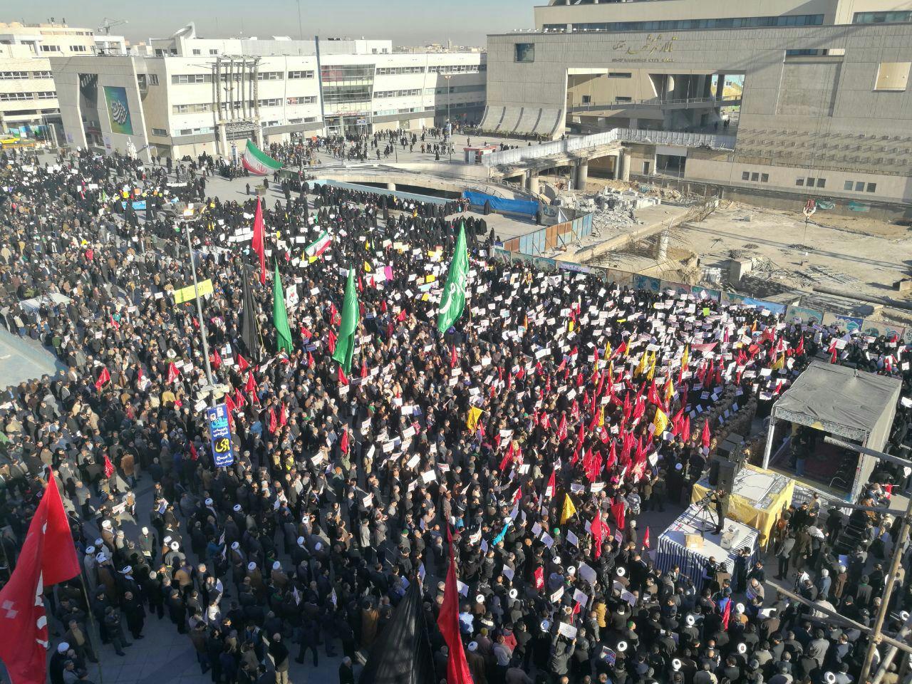 اجتماع عظیم مردم انقلابی مشهد در سالروز حماسه ۹ دی