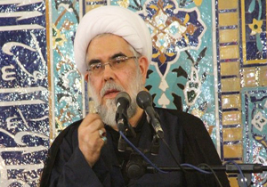 دشمن به دنبال خدشه&lrm;دار کردن بصیرت و بیداری ملت است