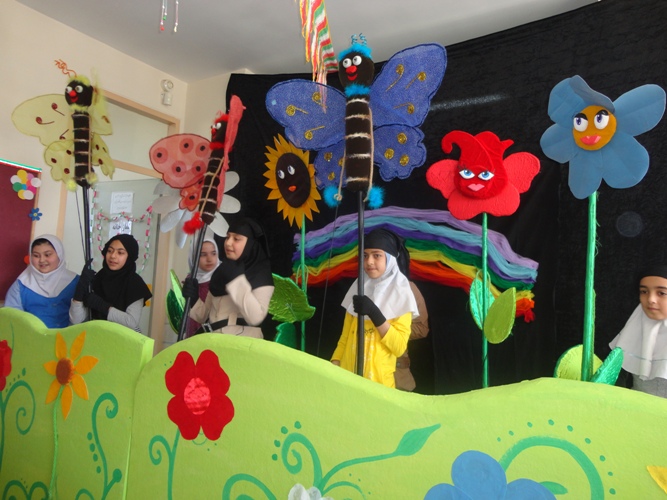 بر گزاری &nbsp;برنامه های دهه فجر در مدارس همدان