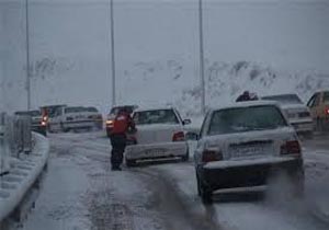 نجات ۲۱۰مسافر گرفتار برف و کولاک در لرستان