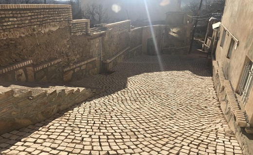 لزوم استفاده از زنجیرچرخ در دو جاده استان سمنان / یکی از محله های قدیمی شهمیرزاد بازسازی شد