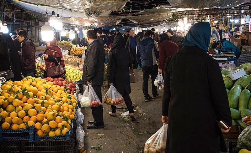 وضعیت بازار میوه تره بار در آستانه نوروز/ میوه شب عید 97 با طعم گرانی؟!