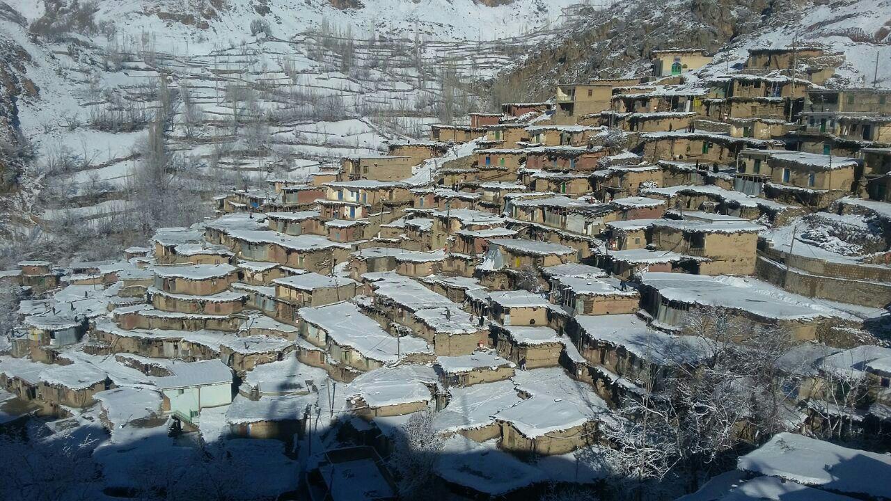 تصویری زمستانی از روستای پلکانی زاگرس