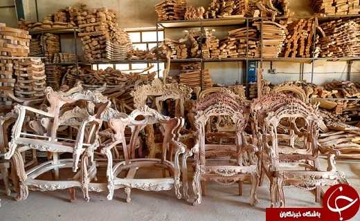 هنر دست منبت کاران قمی بر صنعت مبلمان کشور خود نمایی می کند