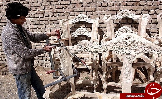 هنر دست منبت کاران قمی بر صنعت مبلمان کشور خود نمایی می کند
