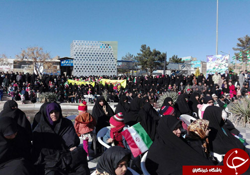 برگزاری مراسم گلباران تمثال امام خمینی(ره) در بیرجند+تصاویر