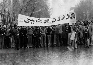 خاطره بازی با سرودهای دوران انقلاب + فیلم