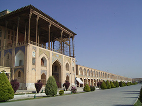 خداحافظی داربست‌ها با ایوان کاخ عالی قاپو در نوروز ۹۷
