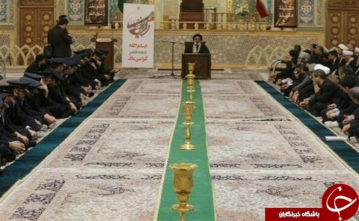 آغاز دهه فجر با خطبه&zwnj;خوانی در حرم بانوی کرامت(س)+تصاویر