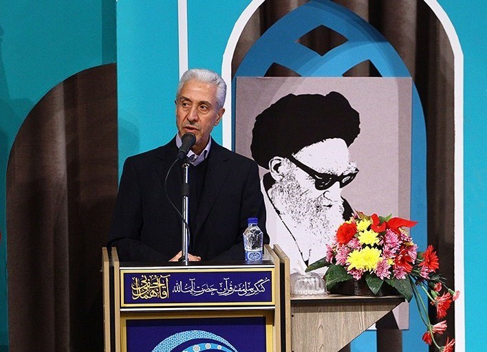 وزیر علوم وارد رابر شد
