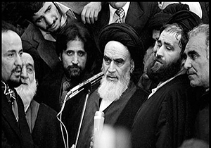 فیلم سخنرانی امام خمینی(ره) در فرودگاه مهرآباد پس ورود به میهن