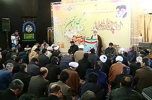 هیچ دشمنی نمی تواند به یک ملت آگاه ضربه بزند