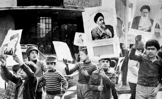 گزارش دهه فجر .... نقش دانشگاهیان در پیروزی انقلاب اسلامی... دانشگاه تهران محل رویش جوانه های انقلاب/// از 16 آذر 32 تا 12 بهمن 57، مروری بر رویدادهای مهم انقلاب