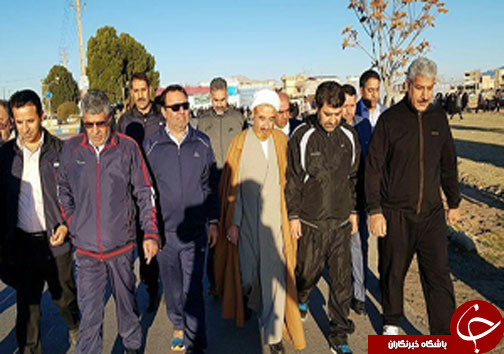 برگزاری همایش بزرگ پیاده روی خانوادگی در کوهدشت+عکس