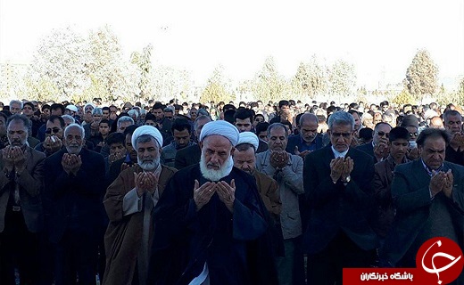 اقامه نماز طلب باران در زاهدان + تصاویر اقامه نماز طلب باران در زاهدان + تصاویر